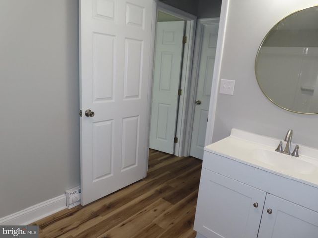 100 E HOLLY DR, Lincoln, DE 19960