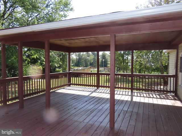100 E HOLLY DR, Lincoln, DE 19960
