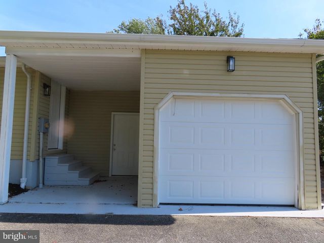100 E HOLLY DR, Lincoln, DE 19960