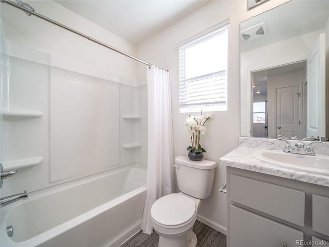 46506 Avery Ln, Bennett, CO 80102