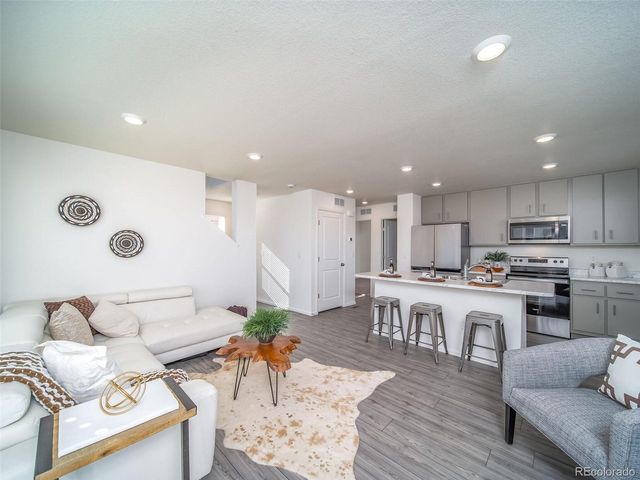 46506 Avery Ln, Bennett, CO 80102
