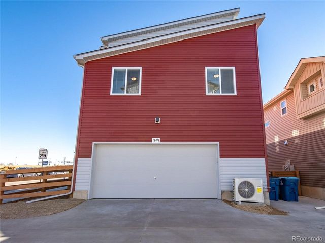 46506 Avery Ln, Bennett, CO 80102