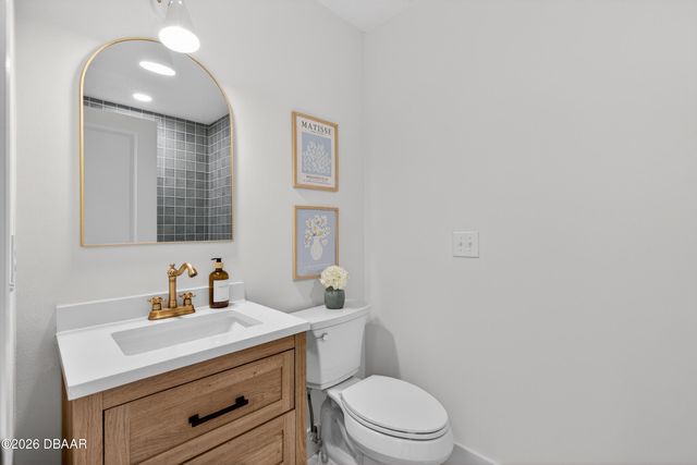 7 Chinook Court, Palm Coast, FL 32137