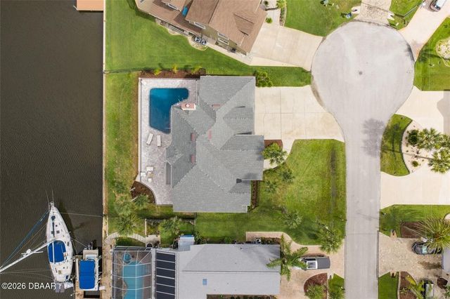 7 Chinook Court, Palm Coast, FL 32137