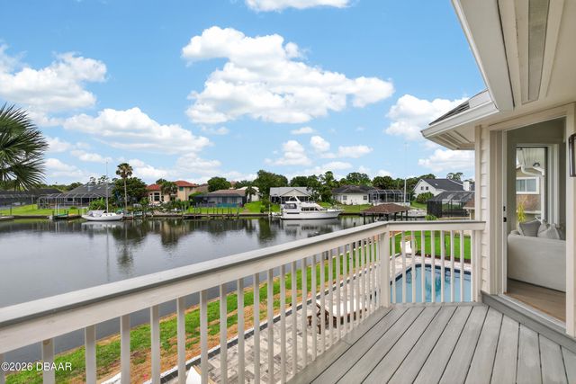 7 Chinook Court, Palm Coast, FL 32137