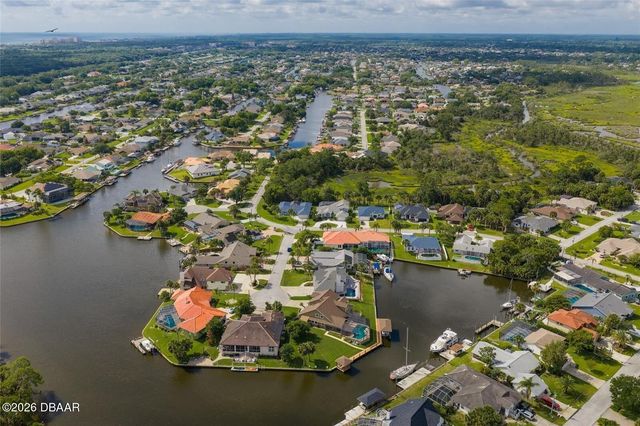 7 Chinook Court, Palm Coast, FL 32137