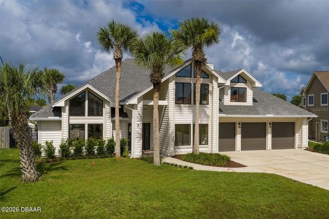 7 Chinook Court, Palm Coast, FL 32137