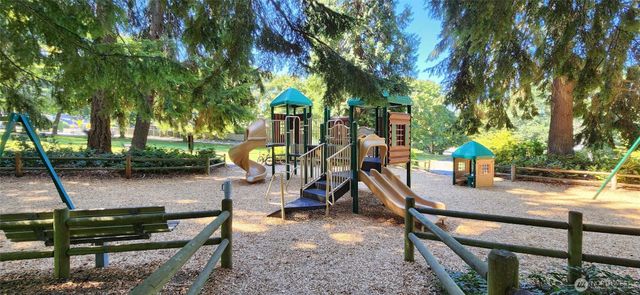 10501 160th Court NE, Redmond, WA 98052