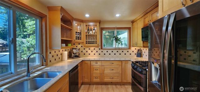 10501 160th Court NE, Redmond, WA 98052