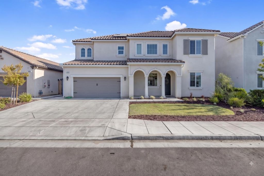 Image 1 of property listing at 3036 Keats Avenue, Clovis, CA 93619