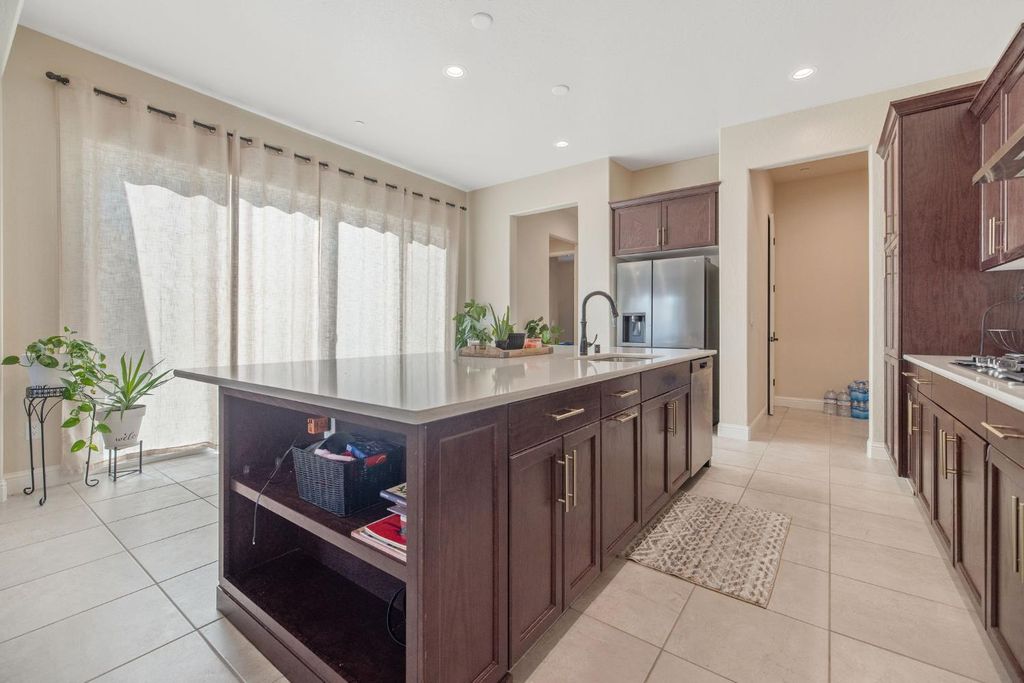 Image 12 of property listing at 3036 Keats Avenue, Clovis, CA 93619