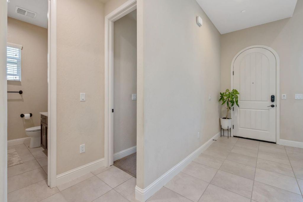Image 22 of property listing at 3036 Keats Avenue, Clovis, CA 93619