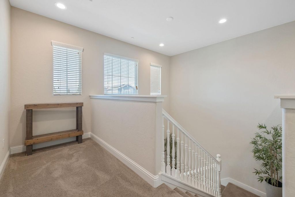Image 29 of property listing at 3036 Keats Avenue, Clovis, CA 93619