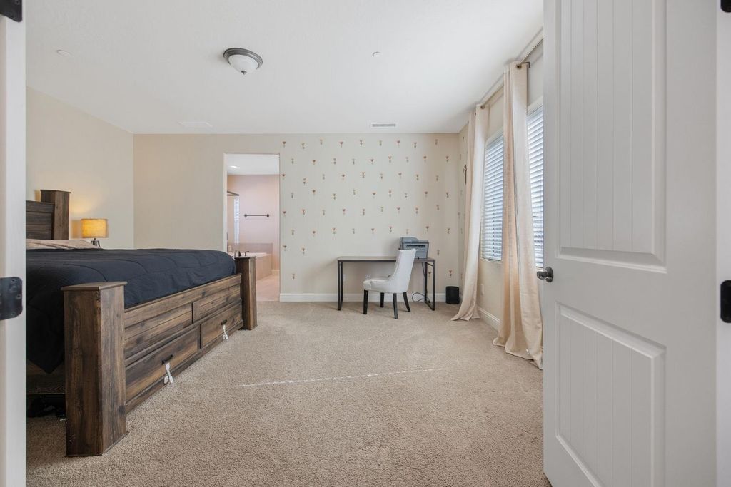 Image 40 of property listing at 3036 Keats Avenue, Clovis, CA 93619