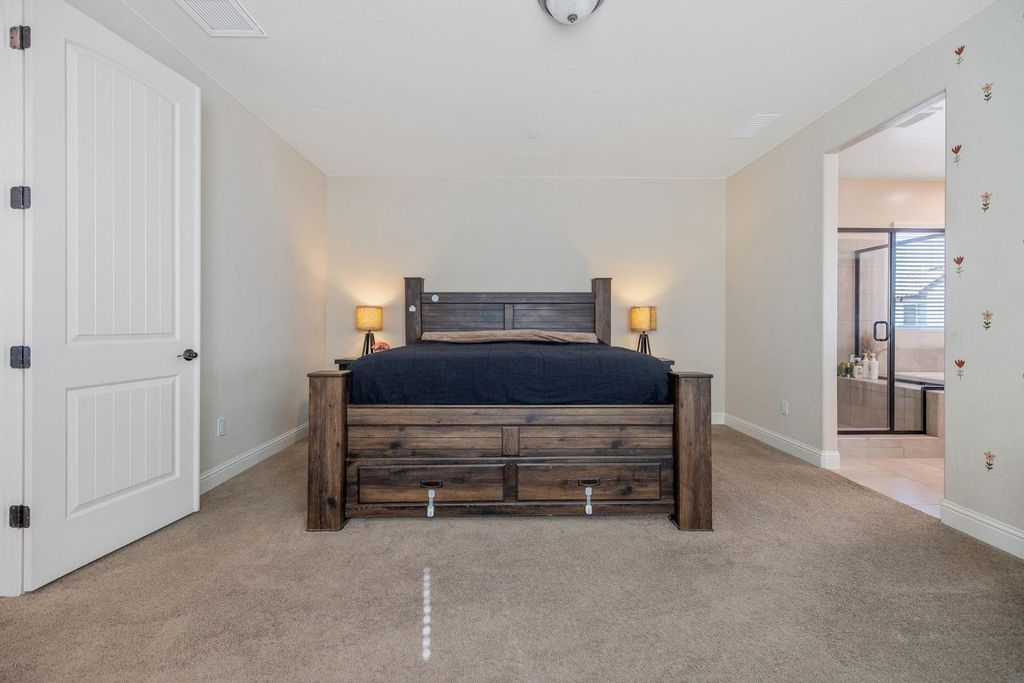 Image 42 of property listing at 3036 Keats Avenue, Clovis, CA 93619