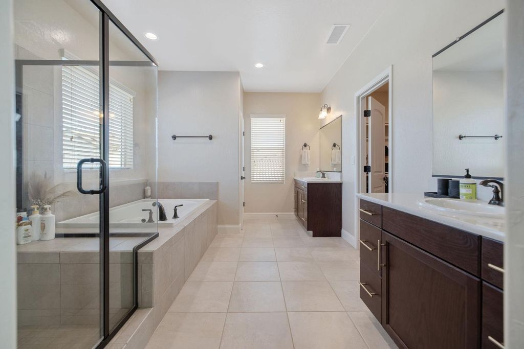 Image 44 of property listing at 3036 Keats Avenue, Clovis, CA 93619