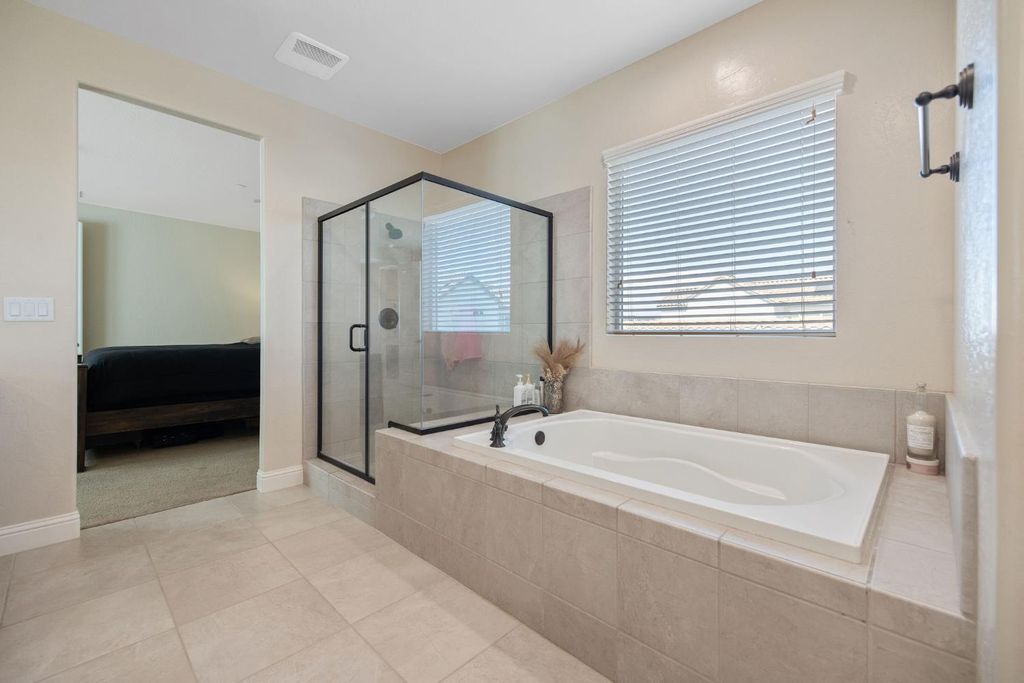 Image 45 of property listing at 3036 Keats Avenue, Clovis, CA 93619
