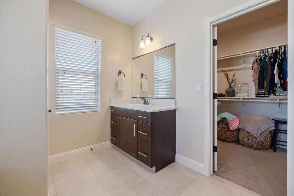 Image 48 of property listing at 3036 Keats Avenue, Clovis, CA 93619