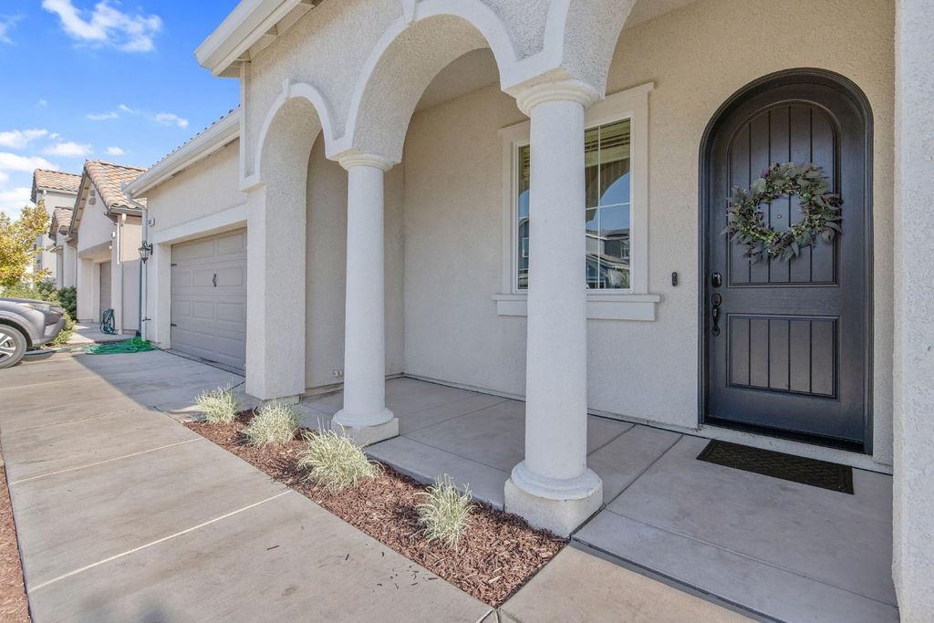 Image 5 of property listing at 3036 Keats Avenue, Clovis, CA 93619