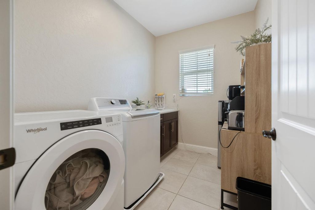 Image 53 of property listing at 3036 Keats Avenue, Clovis, CA 93619