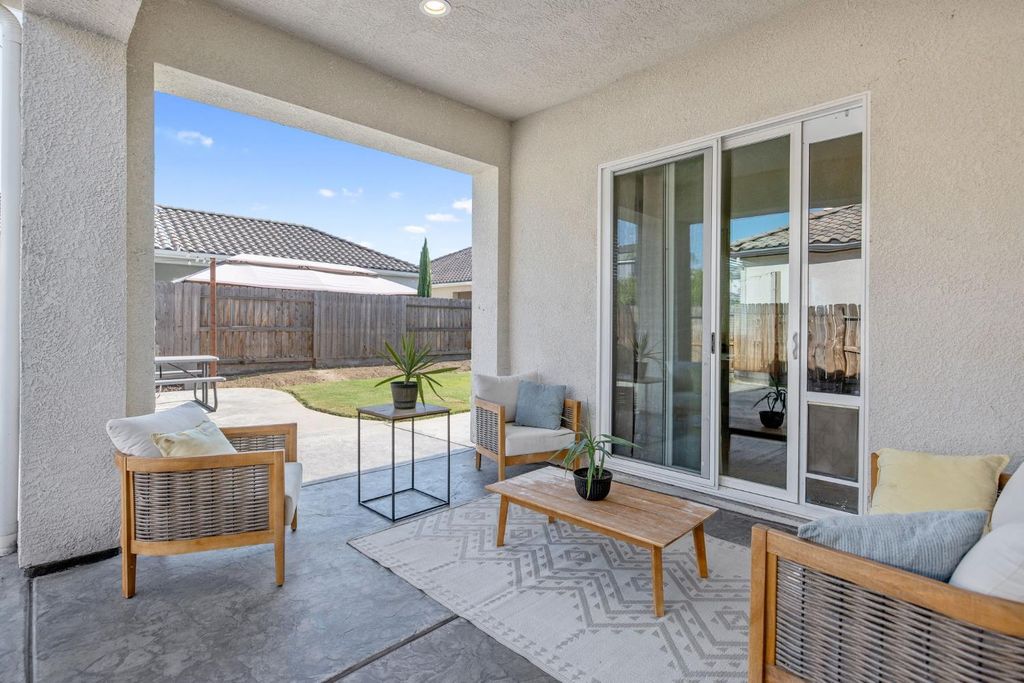 Image 60 of property listing at 3036 Keats Avenue, Clovis, CA 93619