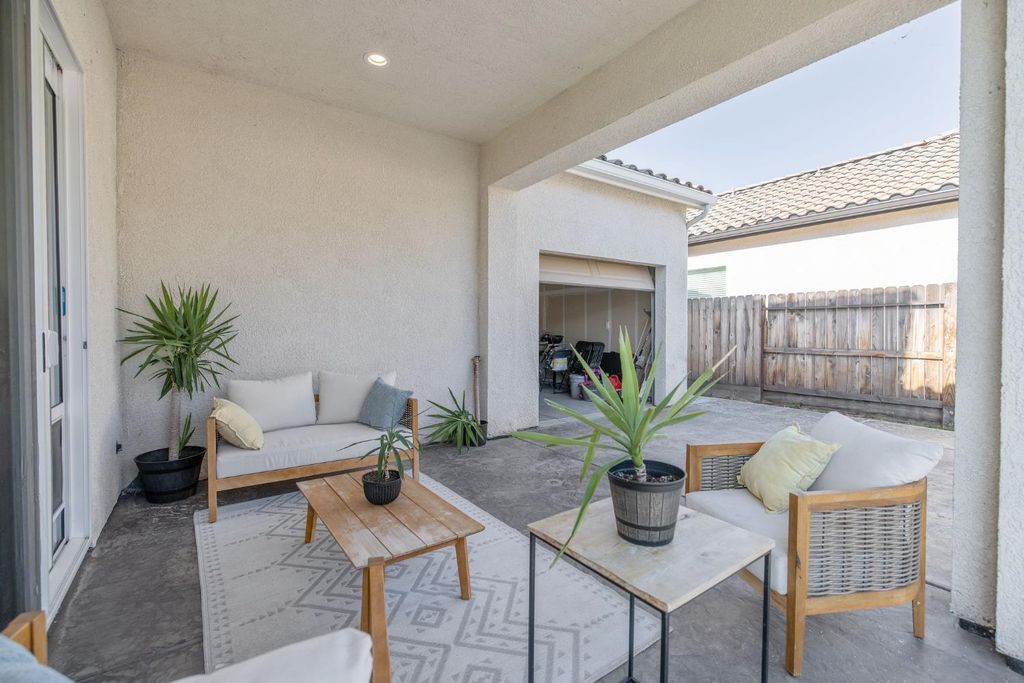 Image 62 of property listing at 3036 Keats Avenue, Clovis, CA 93619