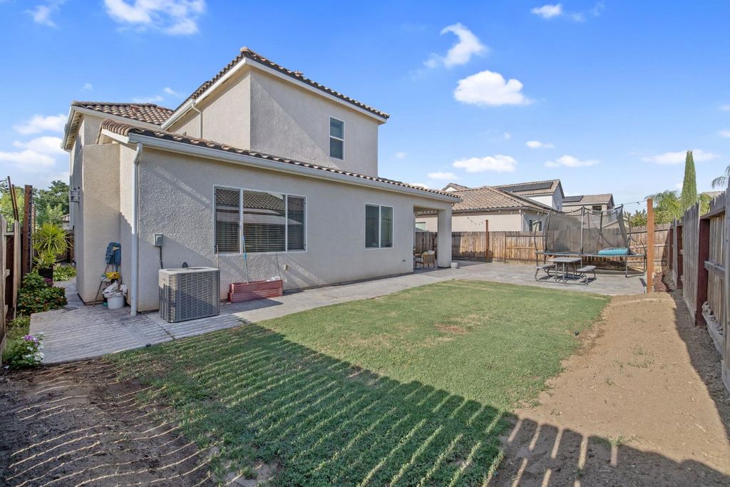 Image 67 of property listing at 3036 Keats Avenue, Clovis, CA 93619