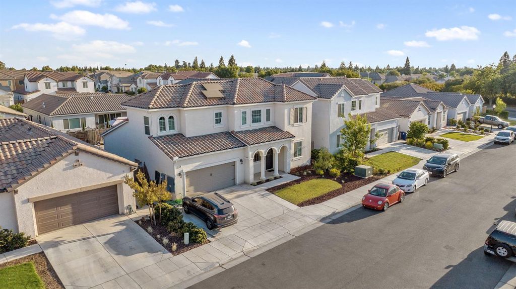 Image 73 of property listing at 3036 Keats Avenue, Clovis, CA 93619