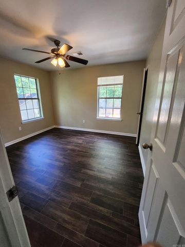 401 Lane St, Morrilton, AR 72110
