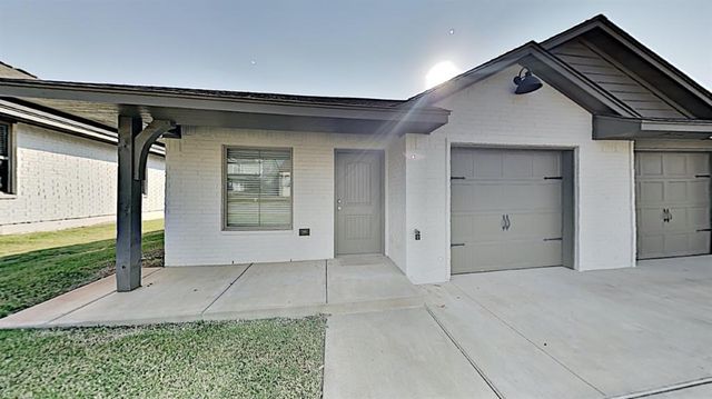 11502 N Lincoln Boulevard, Oklahoma City, OK 73114