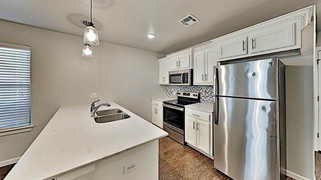 11502 N Lincoln Boulevard, Oklahoma City, OK 73114