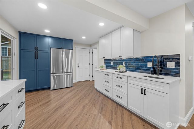 6505 NE Arrowhead Drive, Kenmore, WA 98028