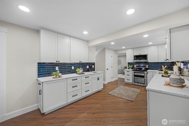 6505 NE Arrowhead Drive, Kenmore, WA 98028