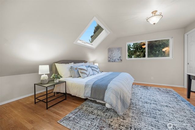 6505 NE Arrowhead Drive, Kenmore, WA 98028