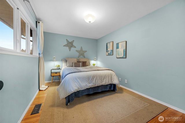 6505 NE Arrowhead Drive, Kenmore, WA 98028