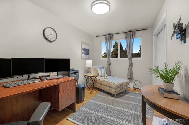 6505 NE Arrowhead Drive, Kenmore, WA 98028