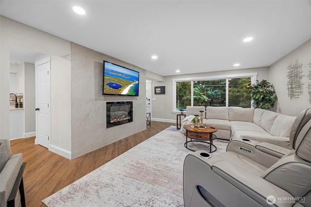6505 NE Arrowhead Drive, Kenmore, WA 98028