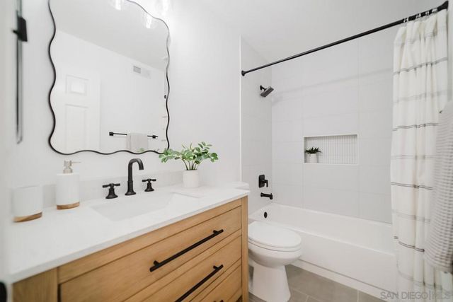 6859 Pear Tree, Carlsbad, CA 92011