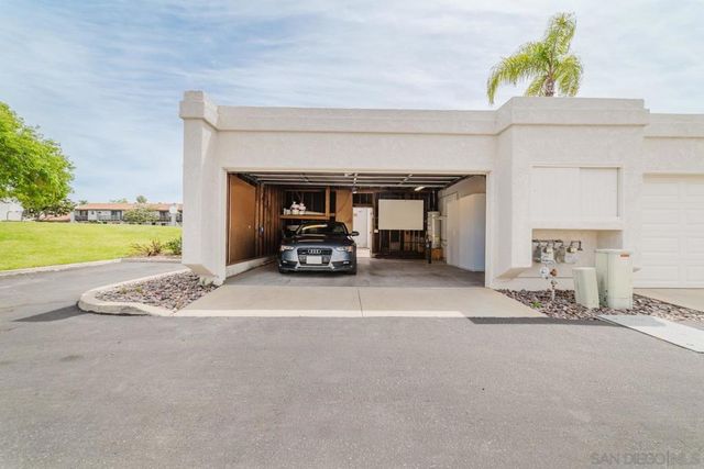 6859 Pear Tree, Carlsbad, CA 92011