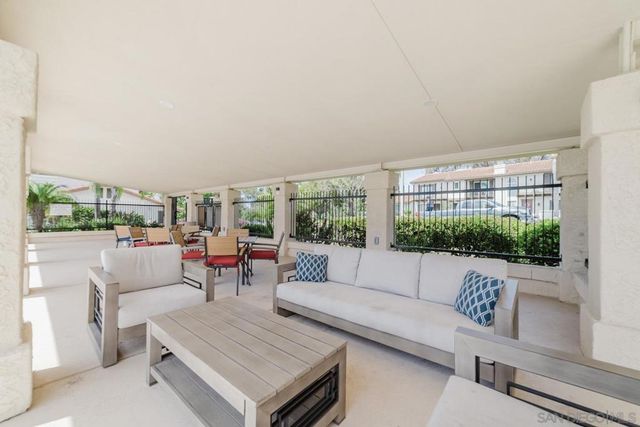 6859 Pear Tree, Carlsbad, CA 92011