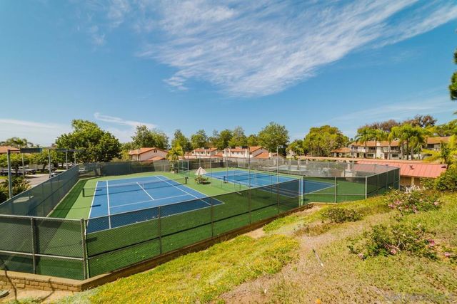 6859 Pear Tree, Carlsbad, CA 92011