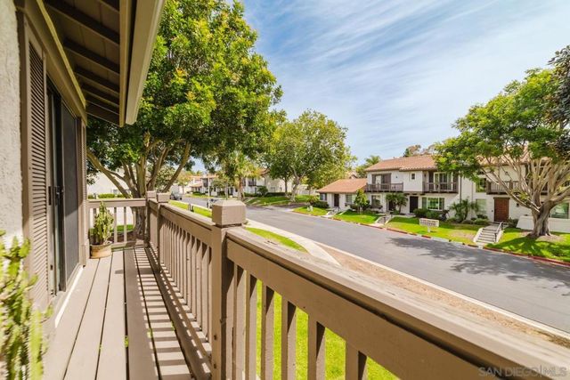 6859 Pear Tree, Carlsbad, CA 92011