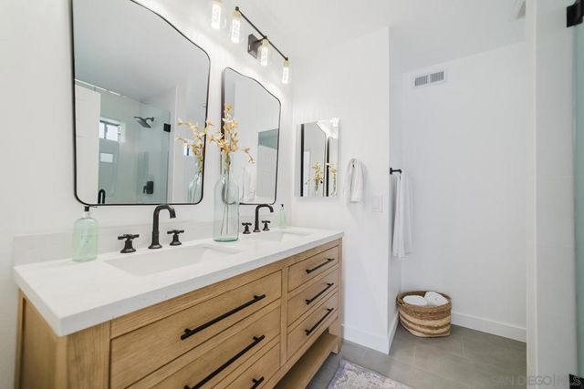 6859 Pear Tree, Carlsbad, CA 92011