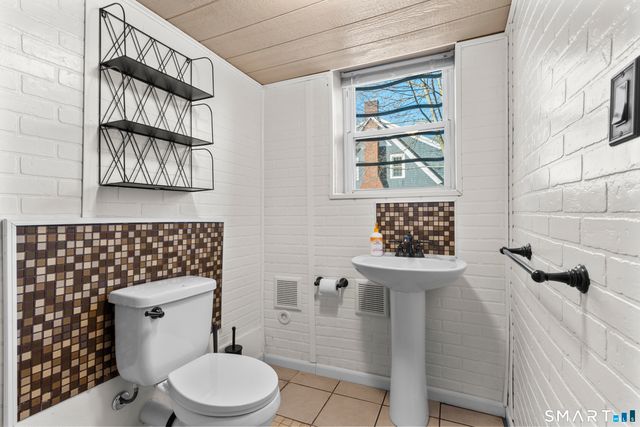 101 Wilcox Avenue, Meriden, CT 06451