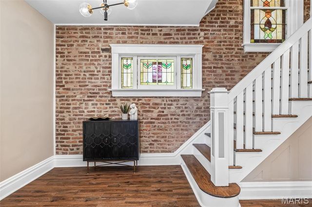 5849 De Giverville Avenue, St Louis, MO 63112