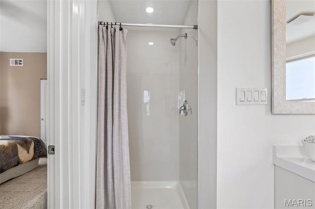 5849 De Giverville Avenue, St Louis, MO 63112