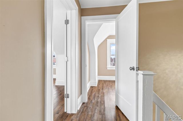 5849 De Giverville Avenue, St Louis, MO 63112