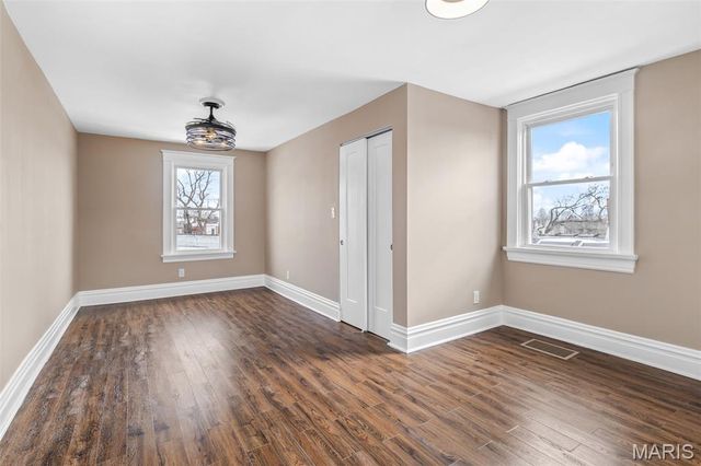 5849 De Giverville Avenue, St Louis, MO 63112