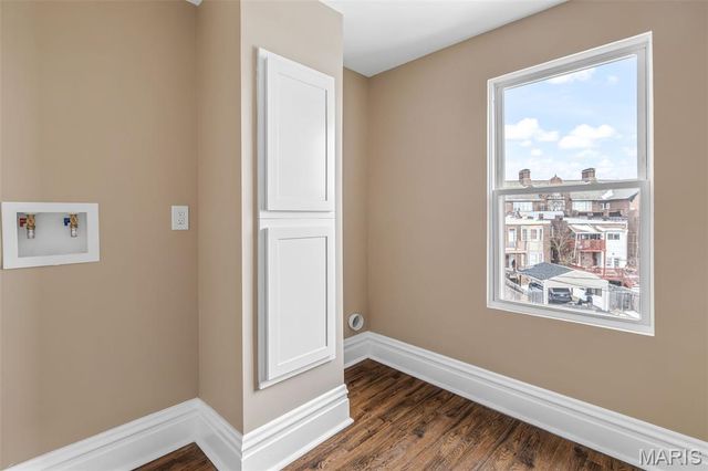 5849 De Giverville Avenue, St Louis, MO 63112