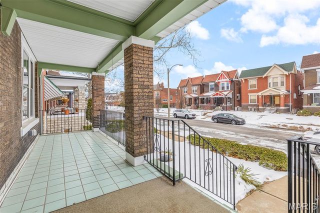 5849 De Giverville Avenue, St Louis, MO 63112